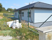 Montáž čtyřhranného pletiva a podhrabových desek – Chotíkov Montáž čtyřhranného pletiva a podhrabových desek – Chotíkov